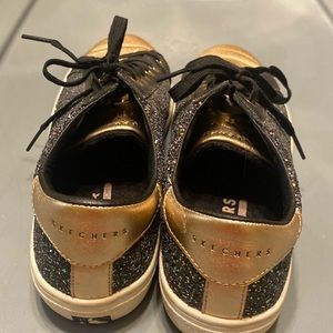 Skechers glittery sneakers size 8.5